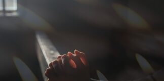 Jak daleko TV od kozy?