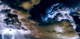 Jak prawidłowo gasić świece?