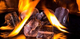 Jak stopić wosk na świece?