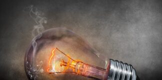 Dlaczego cofa się dym z kominka?