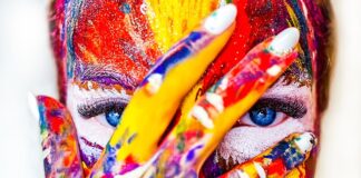 Jak zrobić straszny makijaż na Halloween?