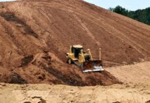 Na jakich płytki podłogowe nie widać brudu?