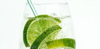 W czym się pije gin z tonikiem?