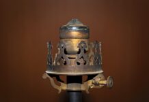 Czy opłaca się ogrzewać kominkiem?