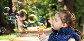 Jak zaaranżować małą łazienkę?