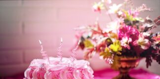 Czym najlepiej przełożyć tort?