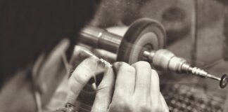 Czym umyć polerowane felgi?