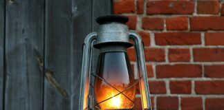 Czy nafta rozpuszcza nagar?