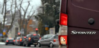 Czy można jechać autem z urwanym tłumikiem?