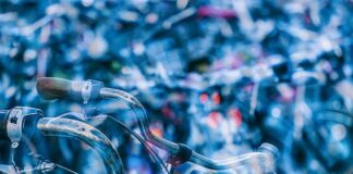 Czemu nie odbija kierownicą?