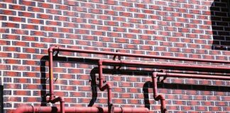 Jak odpowietrzyć układ wspomagania kierownicy?