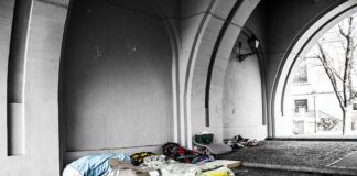 Czy koce z mikrofibry są ciepłe?