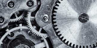 Na jakie mechanizmy dzielimy układ kierowniczy?